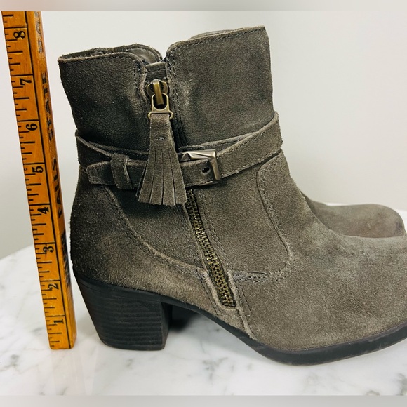 Earth Origins Tori Olive Leather Boots – 8M - Picture 15 of 15